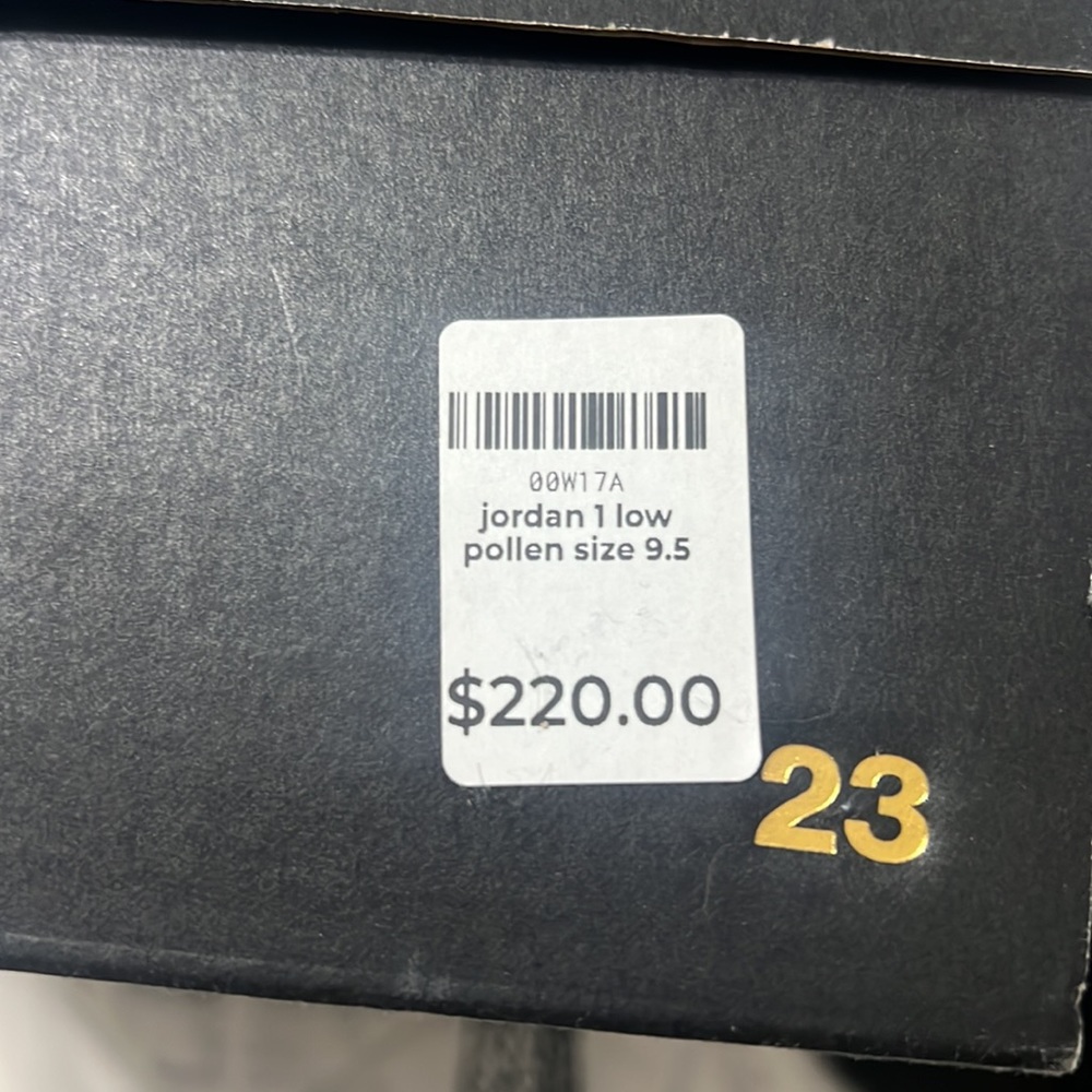 Jordan 1 low pollen size 9.5 - Picture 6 of 6